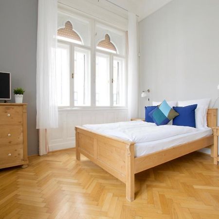 Budget Apartment By Hi5 - Palace Quarter 부다페스트 외부 사진