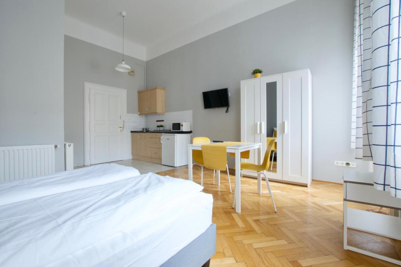 Budget Apartment By Hi5 - Palace Quarter 부다페스트 외부 사진
