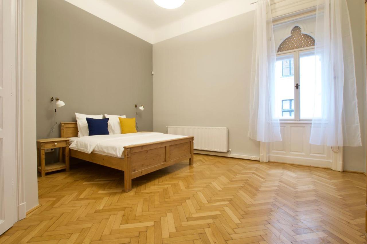 Budget Apartment By Hi5 - Palace Quarter 부다페스트 외부 사진