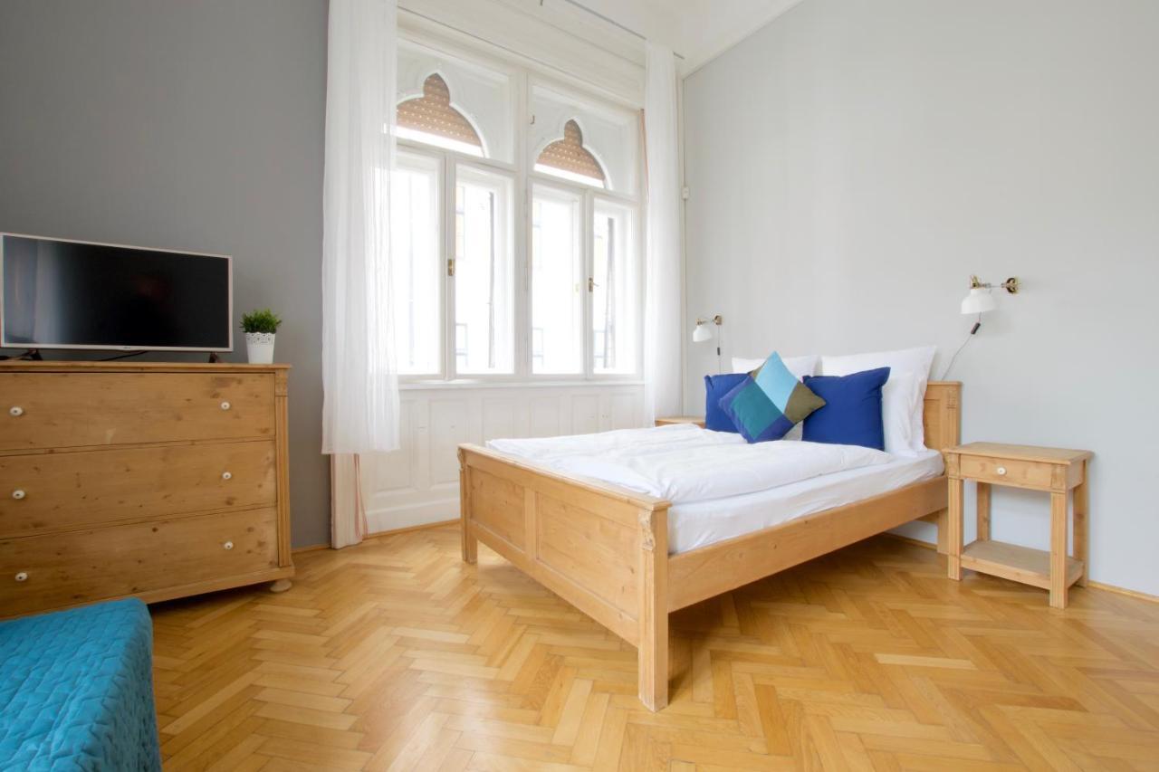 Budget Apartment By Hi5 - Palace Quarter 부다페스트 외부 사진