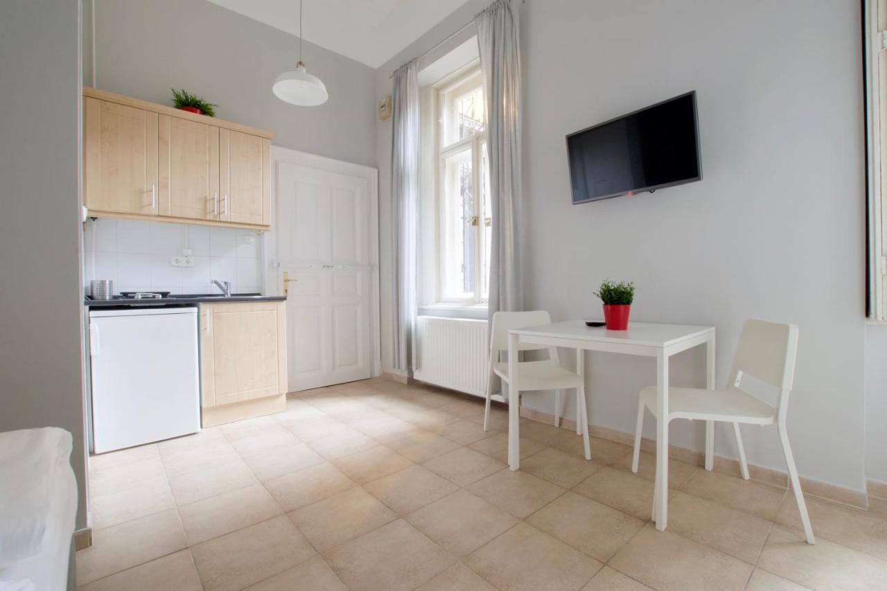 Budget Apartment By Hi5 - Palace Quarter 부다페스트 외부 사진